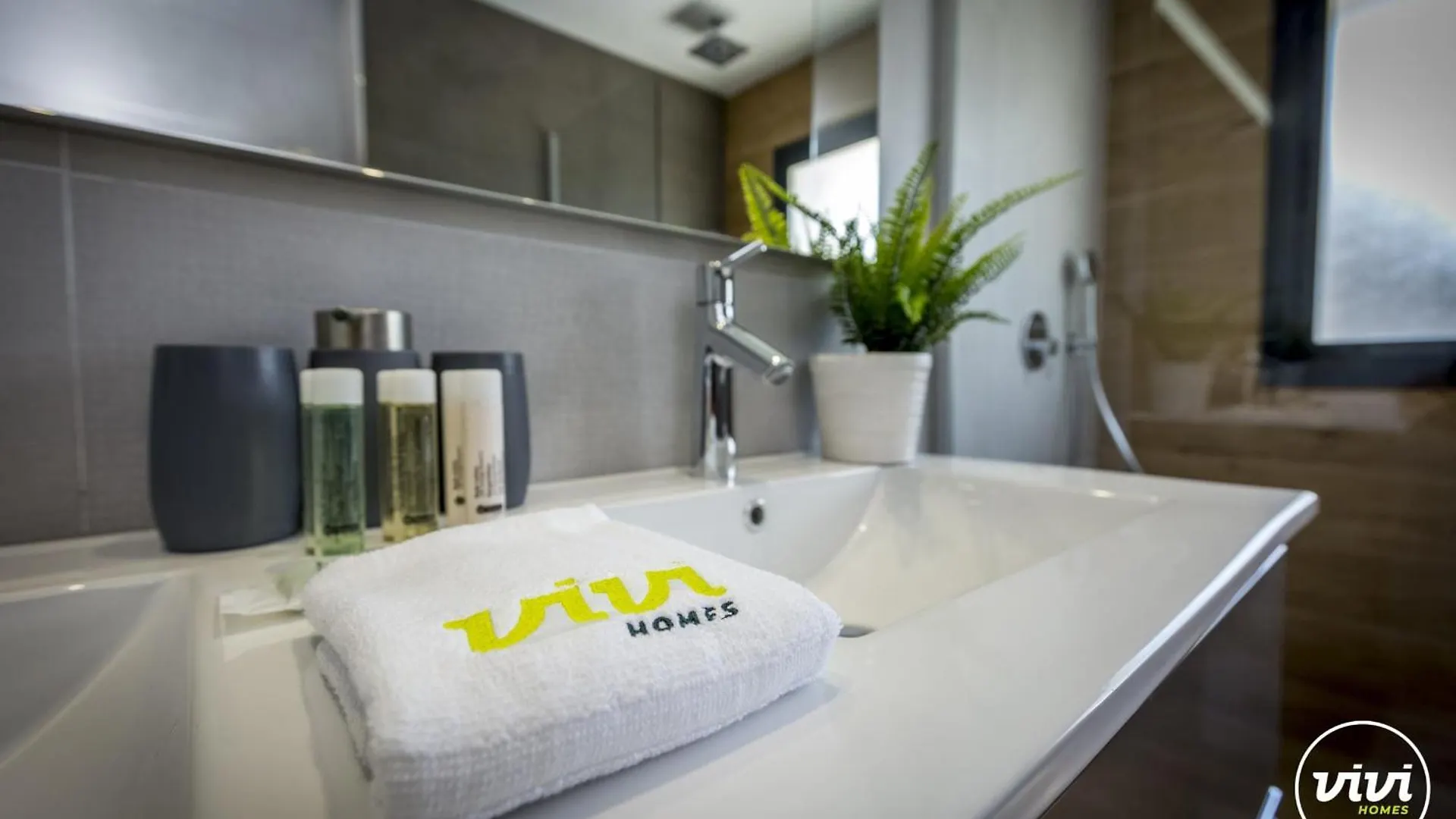 فيلة Vivi Homes -Villa Ruby Pool, Garden, Golf & Beach Sitio de Calahonda