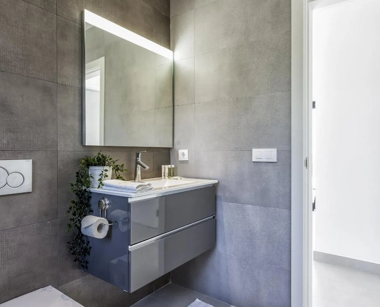 Vivi Homes -Villa Ruby Pool, Garden, Golf & Beach Sitio de Calahonda فيلة