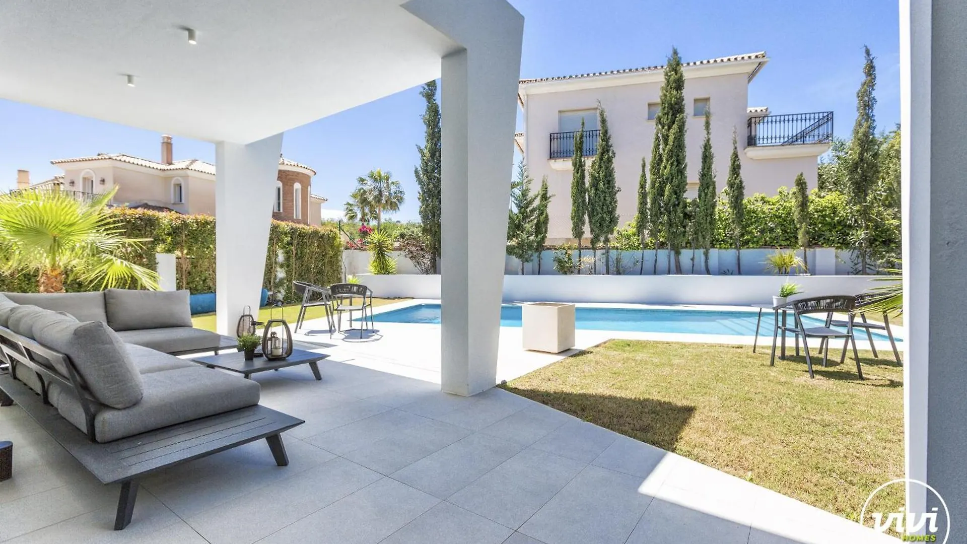 فيلة Vivi Homes -Villa Ruby Pool, Garden, Golf & Beach Sitio de Calahonda