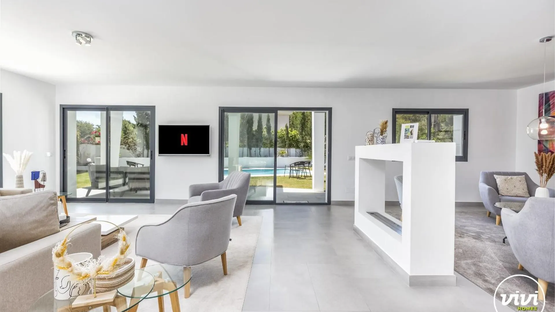 Vivi Homes -Villa Ruby Pool, Garden, Golf & Beach Sitio de Calahonda فيلة