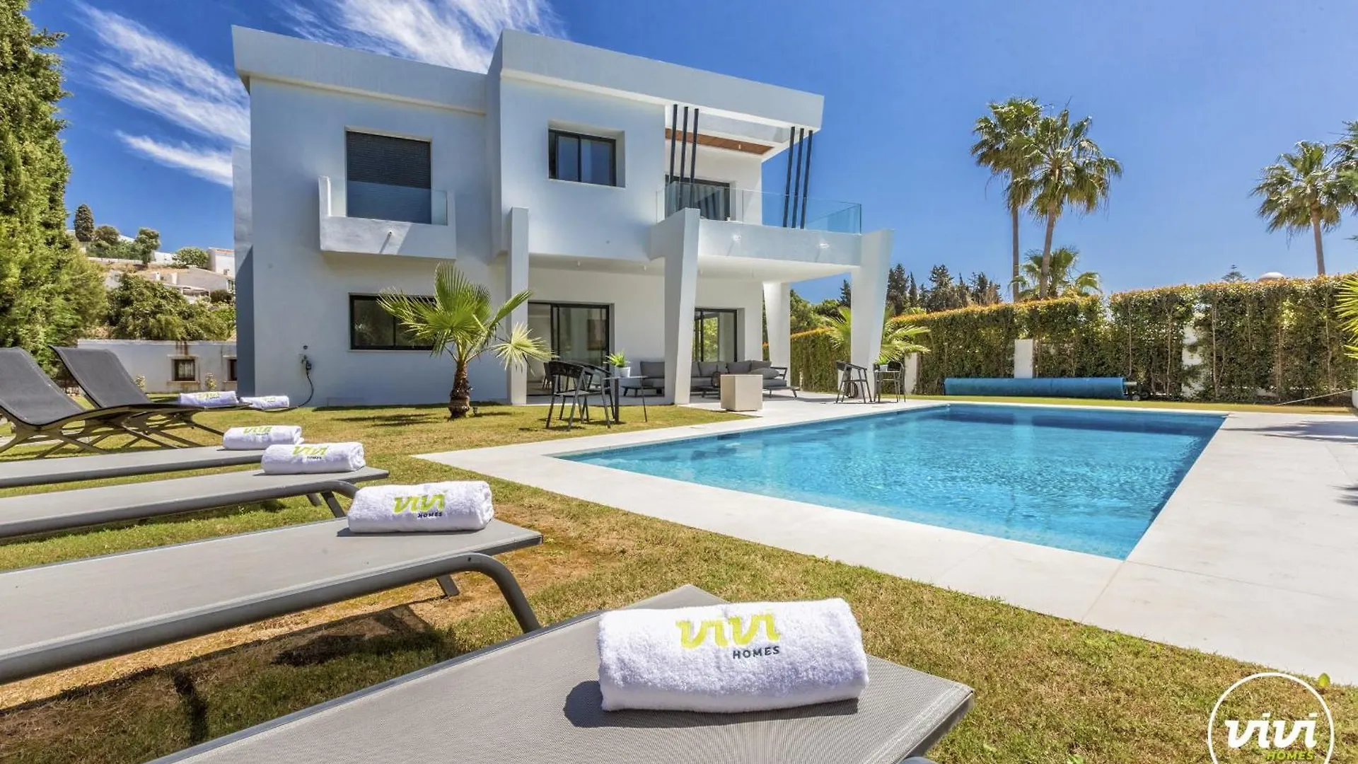 Vivi Homes -Villa Ruby Pool, Garden, Golf & Beach Sitio de Calahonda 0*,  إسبانيا