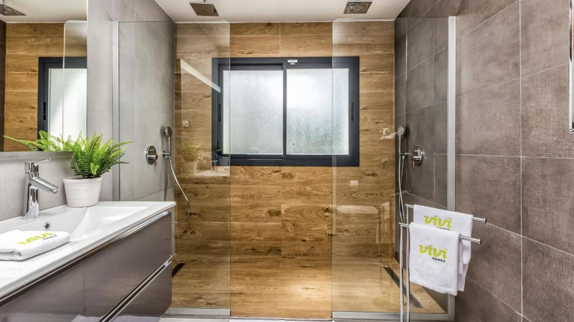 Vivi Homes -Villa Ruby Pool, Garden, Golf & Beach Sitio de Calahonda 0*,  스페인